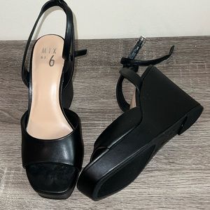 Dress sandal 8 1/2 platform